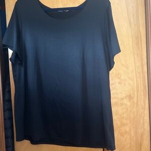 3X black scoop neck top